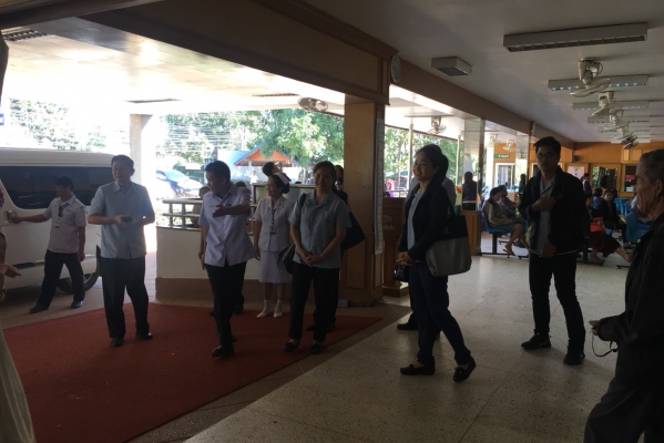 ท่าน นพ. สมิต ประสันนาการ นพ.สสจ. อุดรธานีให้เกียรติมามอบนโยบายการดำเนินงานด้านสาธารณสุขปีงบประมาณ 2561