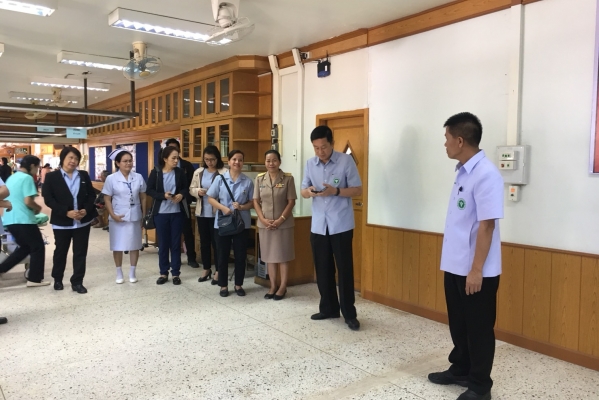 ท่าน นพ. สมิต ประสันนาการ นพ.สสจ. อุดรธานีให้เกียรติมามอบนโยบายการดำเนินงานด้านสาธารณสุขปีงบประมาณ 2561