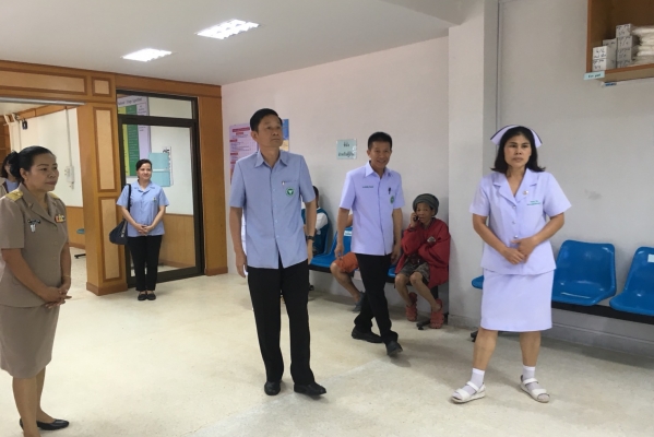 ท่าน นพ. สมิต ประสันนาการ นพ.สสจ. อุดรธานีให้เกียรติมามอบนโยบายการดำเนินงานด้านสาธารณสุขปีงบประมาณ 2561