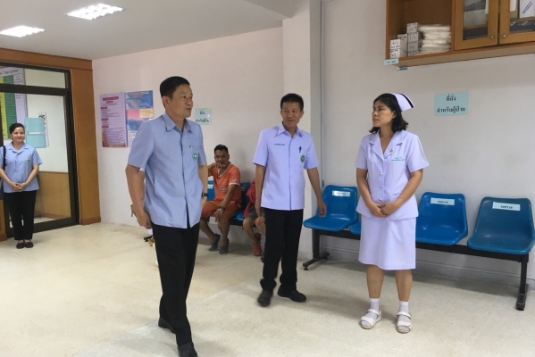 ท่าน นพ. สมิต ประสันนาการ นพ.สสจ. อุดรธานีให้เกียรติมามอบนโยบายการดำเนินงานด้านสาธารณสุขปีงบประมาณ 2561