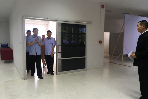 ท่าน นพ. สมิต ประสันนาการ นพ.สสจ. อุดรธานีให้เกียรติมามอบนโยบายการดำเนินงานด้านสาธารณสุขปีงบประมาณ 2561