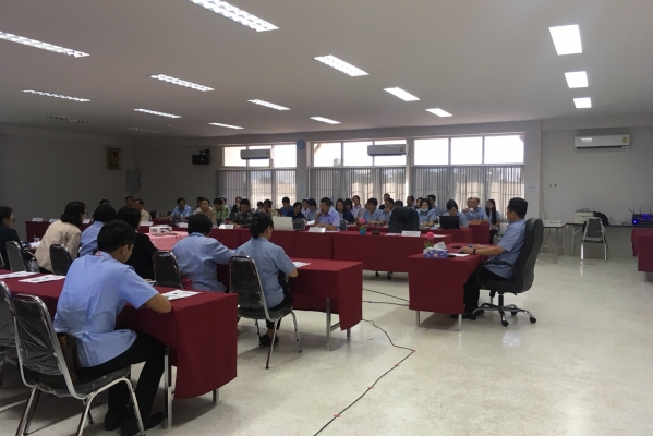 ท่าน นพ. สมิต ประสันนาการ นพ.สสจ. อุดรธานีให้เกียรติมามอบนโยบายการดำเนินงานด้านสาธารณสุขปีงบประมาณ 2561