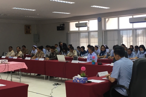 ท่าน นพ. สมิต ประสันนาการ นพ.สสจ. อุดรธานีให้เกียรติมามอบนโยบายการดำเนินงานด้านสาธารณสุขปีงบประมาณ 2561