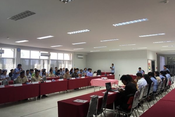 ท่าน นพ. สมิต ประสันนาการ นพ.สสจ. อุดรธานีให้เกียรติมามอบนโยบายการดำเนินงานด้านสาธารณสุขปีงบประมาณ 2561