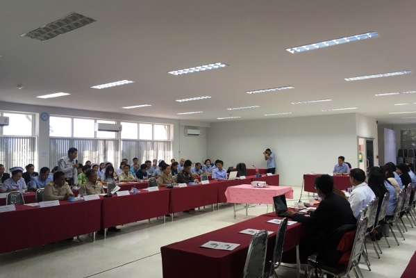 ท่าน นพ. สมิต ประสันนาการ นพ.สสจ. อุดรธานีให้เกียรติมามอบนโยบายการดำเนินงานด้านสาธารณสุขปีงบประมาณ 2561