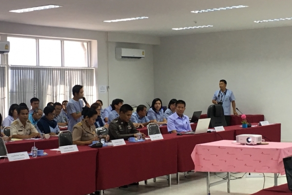 ท่าน นพ. สมิต ประสันนาการ นพ.สสจ. อุดรธานีให้เกียรติมามอบนโยบายการดำเนินงานด้านสาธารณสุขปีงบประมาณ 2561