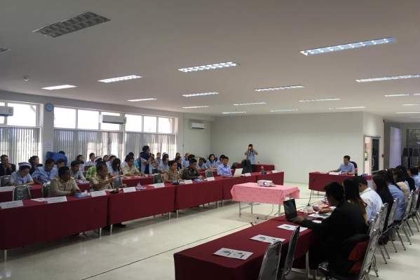 ท่าน นพ. สมิต ประสันนาการ นพ.สสจ. อุดรธานีให้เกียรติมามอบนโยบายการดำเนินงานด้านสาธารณสุขปีงบประมาณ 2561