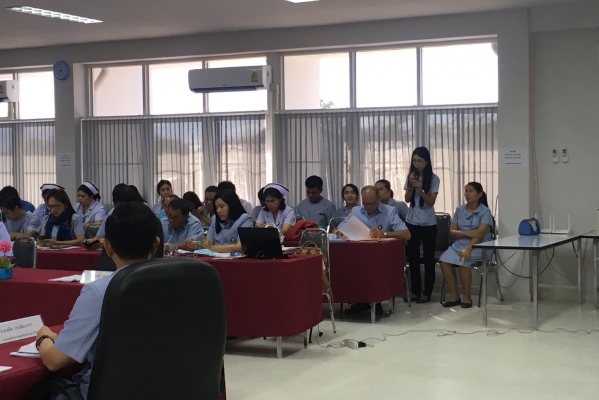 ท่าน นพ. สมิต ประสันนาการ นพ.สสจ. อุดรธานีให้เกียรติมามอบนโยบายการดำเนินงานด้านสาธารณสุขปีงบประมาณ 2561