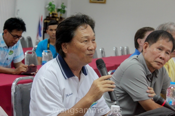 บริษัทอุตสาหกรรมน้ำตาลอีสาน จำกัด มอบรถเยี่ยมบ้านและที่นอนลม