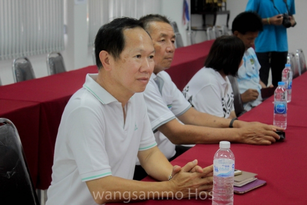 บริษัทอุตสาหกรรมน้ำตาลอีสาน จำกัด มอบรถเยี่ยมบ้านและที่นอนลม