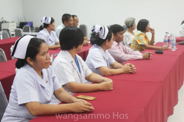 บริษัทอุตสาหกรรมน้ำตาลอีสาน จำกัด มอบรถเยี่ยมบ้านและที่นอนลม