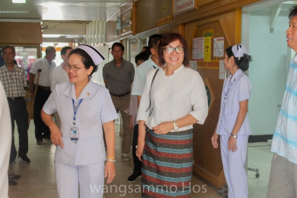 บริษัทอุตสาหกรรมน้ำตาลอีสาน จำกัด มอบรถเยี่ยมบ้านและที่นอนลม