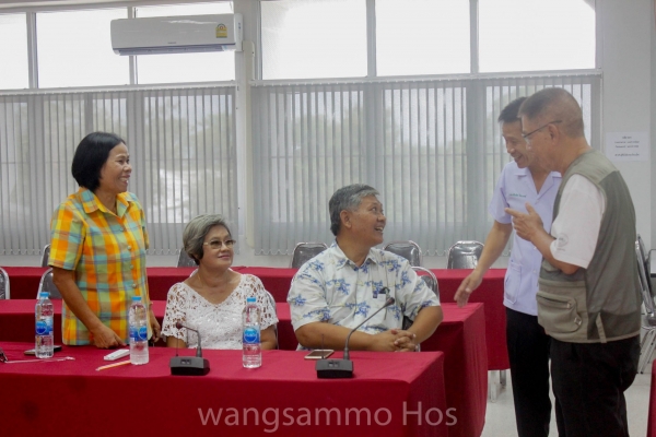 บริษัทอุตสาหกรรมน้ำตาลอีสาน จำกัด มอบรถเยี่ยมบ้านและที่นอนลม